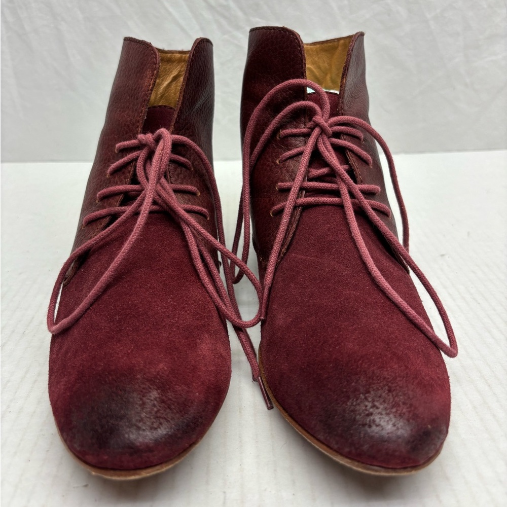 Gee WaWa Burgundy Suede Lace-Up Ankle Boots, SZ 8 M, box 32